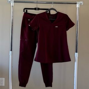 FIGS SCRUB SET BURGUNDY CLASSIC CORE COLLECTION